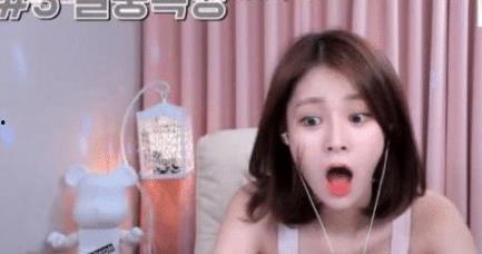 女主播直播宅男,女主播直播背后的秘密世界