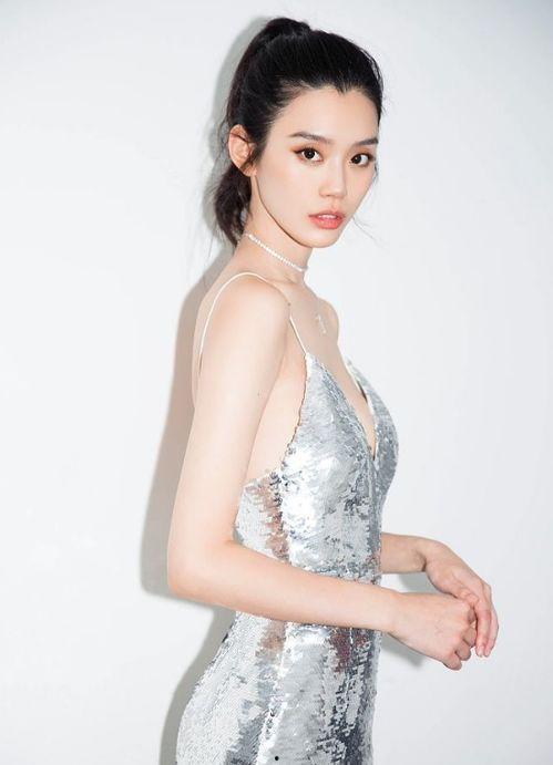 奚梦瑶生活照,揭秘超模的日常魅力瞬间